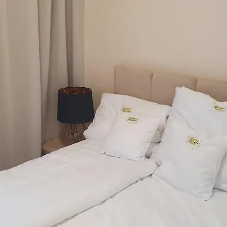 Apartamento 403 *